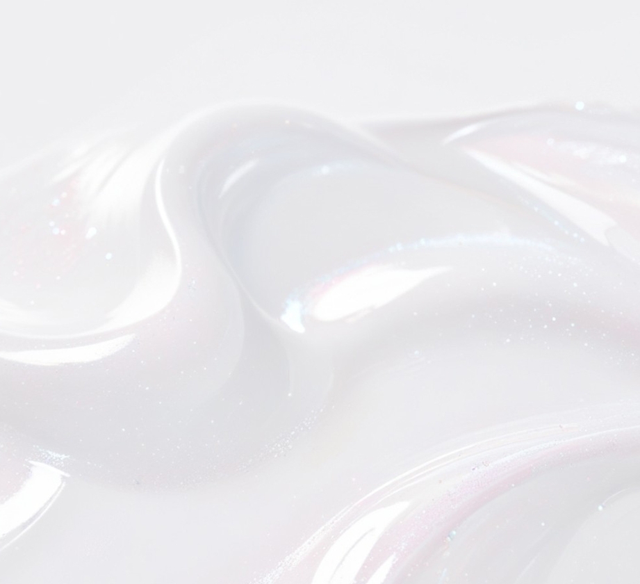 Eksempelbilde av #06 Sheer Pearly White. Fargen kan fremstå forskjellig fra skjerm til skjerm.